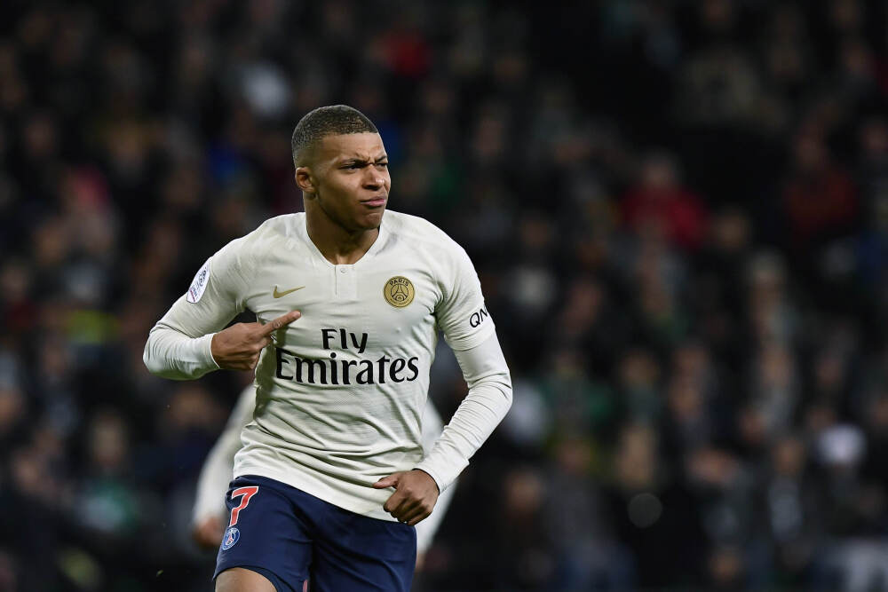 供应链瓶颈制约下全球商用飞机交付量回升，国际航协预测2034年之前供需矛盾难回正轨